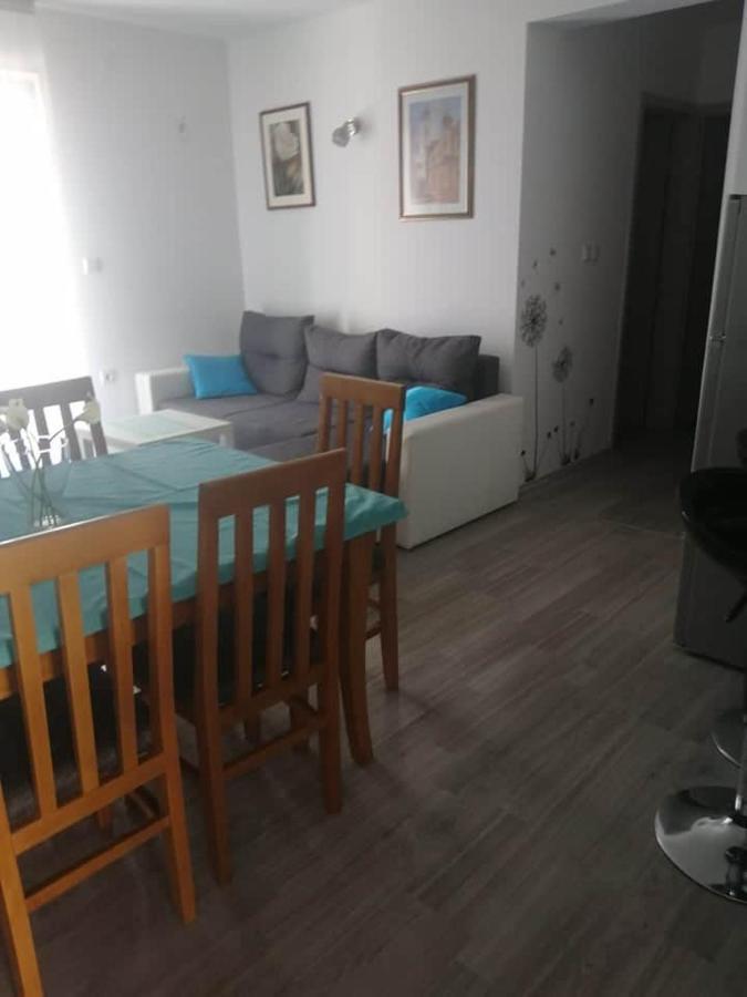 Apartman Dora Pag Town Exterior foto