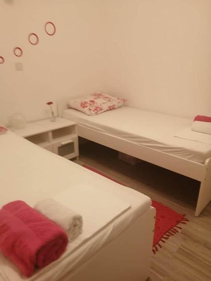 Apartman Dora Pag Town Exterior foto